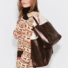Sac à bandoulière fourré en peluche avec logo Sac à bandoulière fourré en peluche avec logo