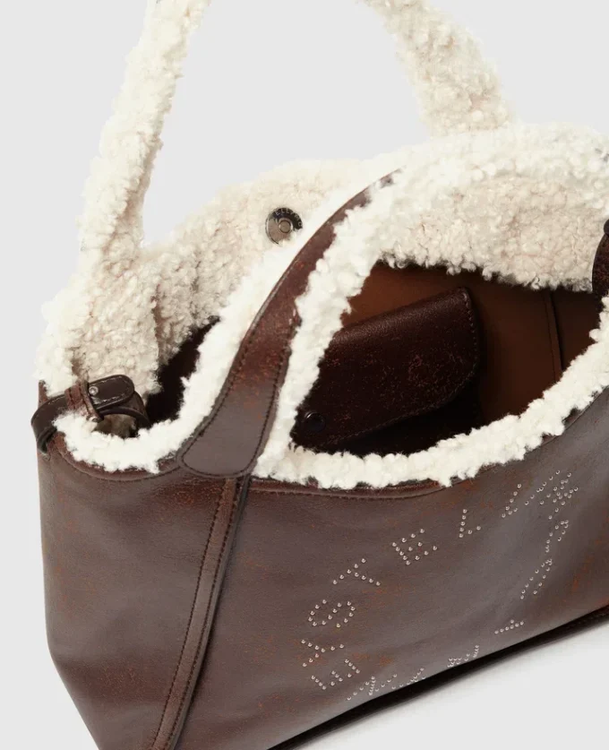 Sac à bandoulière fourré en peluche avec logo Sac à bandoulière fourré en peluche avec logo