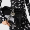 Sac fourre-tout à cordon Falabella en cuir verni Sac fourre-tout à cordon Falabella en cuir verni
