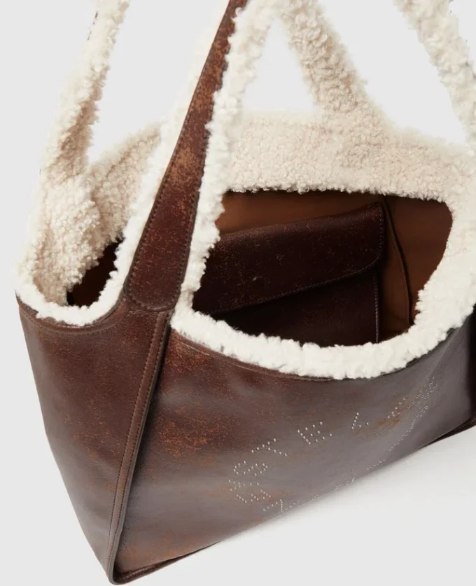 Sac fourre-tout doublé en peluche avec logo Sac fourre-tout doublé en peluche avec logo