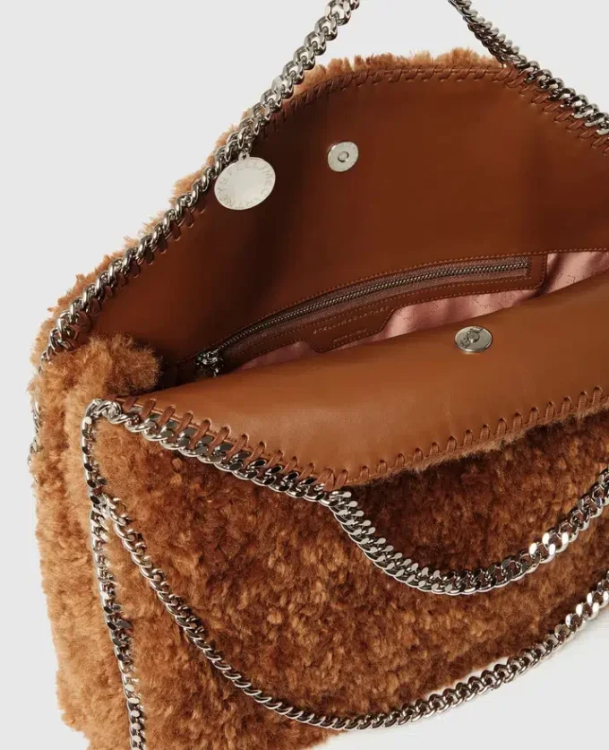 Sac fourre-tout à rabat Falabella Plush Sac fourre-tout à rabat Falabella Plush