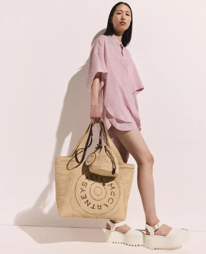 Grand sac fourre-tout en raphia avec logo