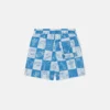 Short de bain à carreaux et lettrage de la marque