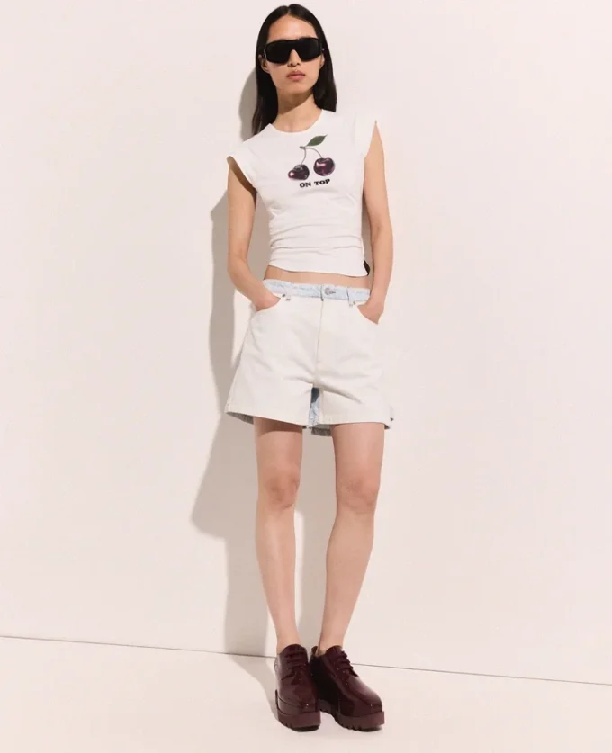 Short en denim à empiècements Short en denim à empiècements