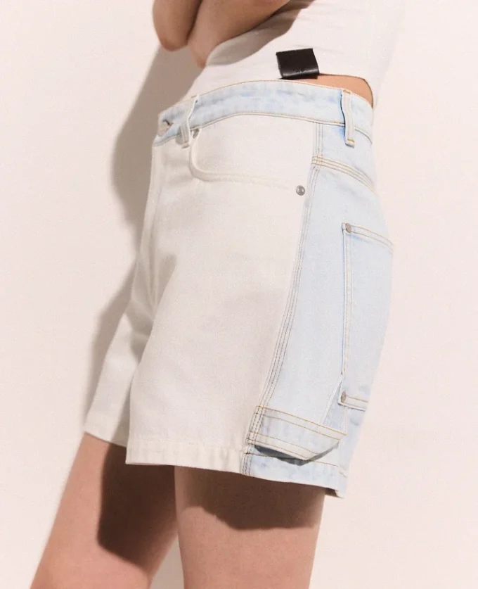 Short en denim à empiècements Short en denim à empiècements