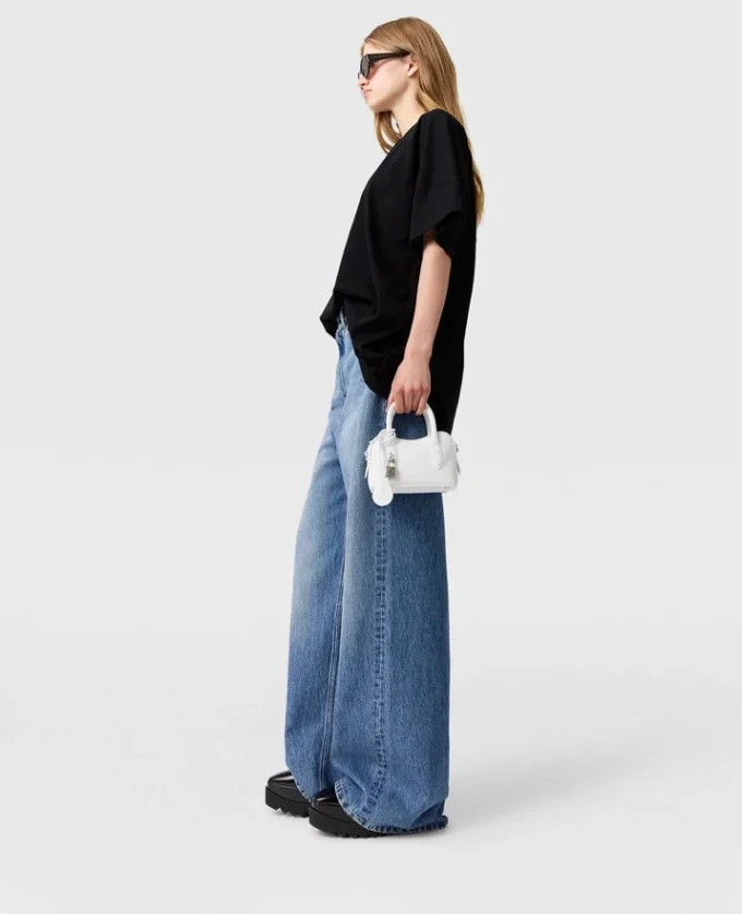 Jean délavé à taille haute et jambes larges Jean délavé à taille haute et jambes larges