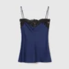 Top en satin à bordures en dentelle Top en satin à bordures en dentelle