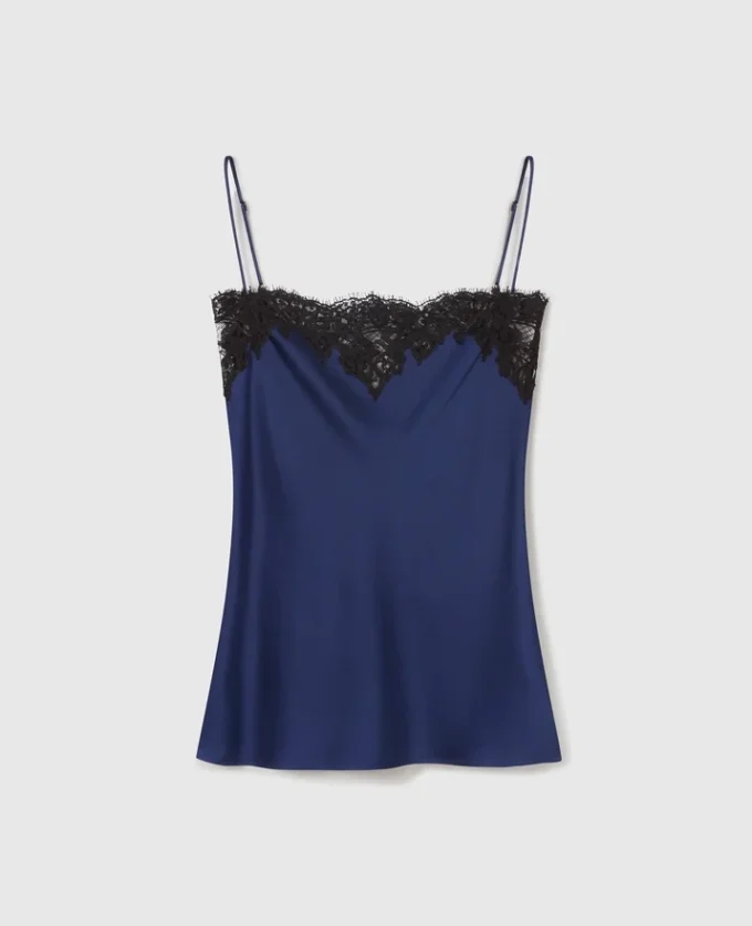 Top en satin à bordures en dentelle Top en satin à bordures en dentelle