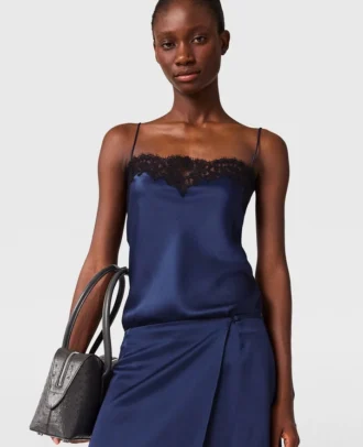 Top en satin à bordures en dentelle