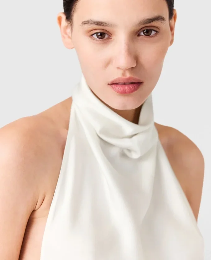 Top en satin à dos nu Top en satin à dos nu