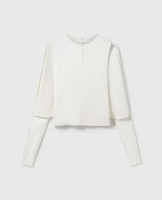 Top en satin à manches cape et découpes