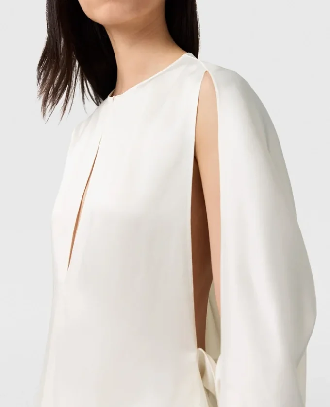 Top en satin à manches cape et découpes Top en satin à manches cape et découpes