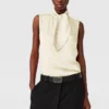 Top sans manches en satin à col noué Top sans manches en satin à col noué