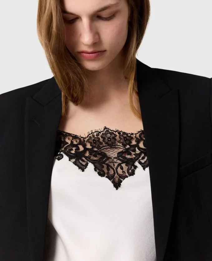Top sans manches en satin et dentelle Top sans manches en satin et dentelle