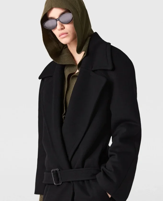 Trench-coat ceinturé avec boucle ton sur ton Trench-coat ceinturé avec boucle ton sur ton