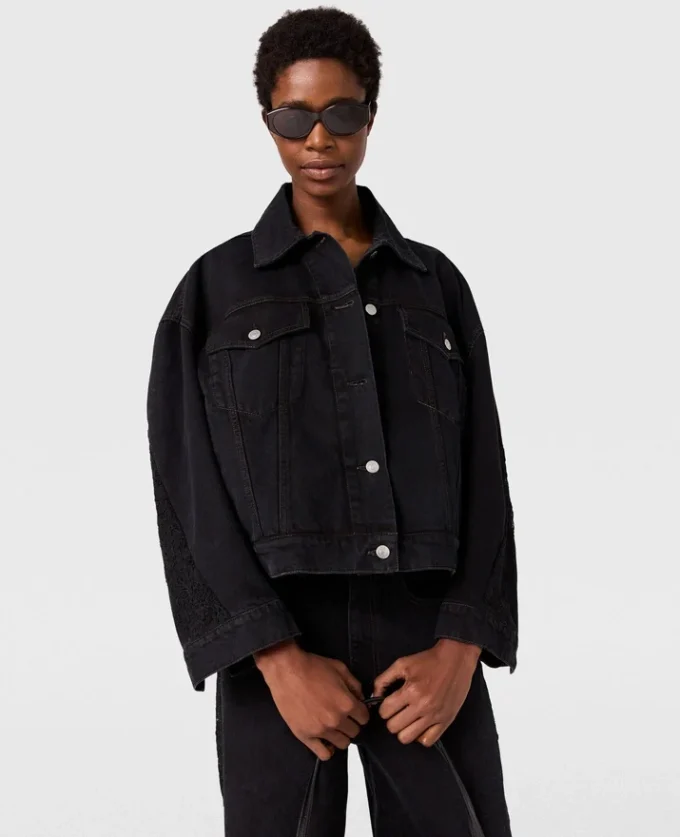 Veste en denim à empiècements en dentelle Veste en denim à empiècements en dentelle