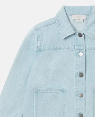 Veste en jean brodée de fleurs