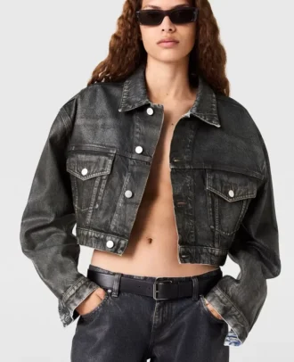 Veste en jean courte à empiècements vieillis