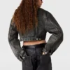 Veste en jean courte à empiècements vieillis Veste en jean courte à empiècements vieillis