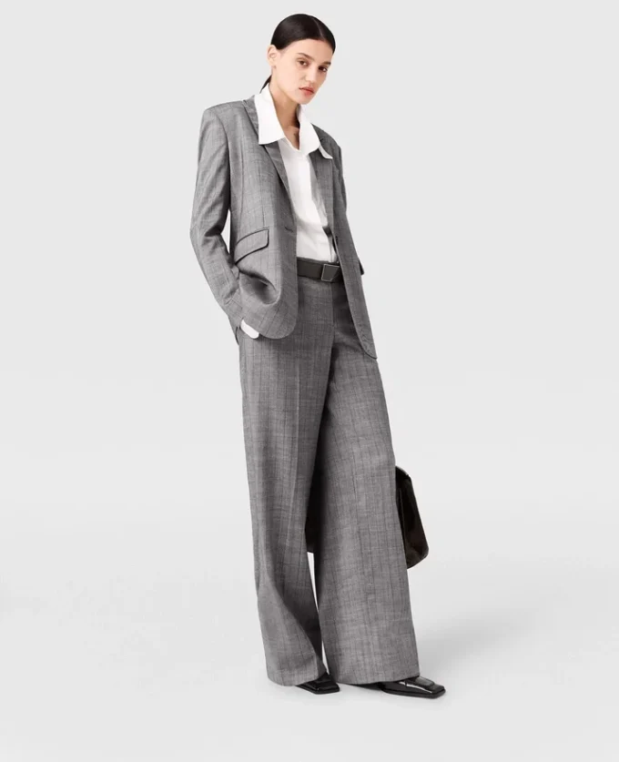 Veste à rayures fines et simple boutonnage Veste à rayures fines et simple boutonnage