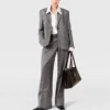 Veste à rayures fines et simple boutonnage Veste à rayures fines et simple boutonnage