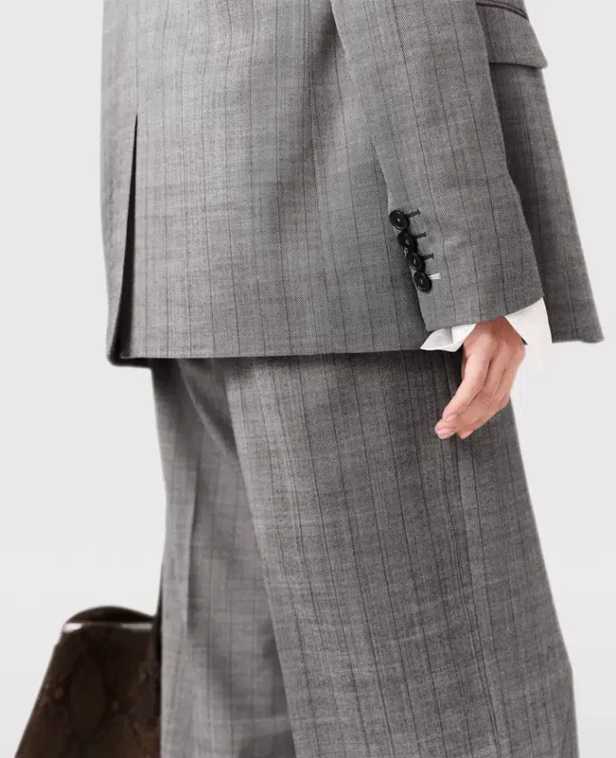 Veste à rayures fines et simple boutonnage Veste à rayures fines et simple boutonnage