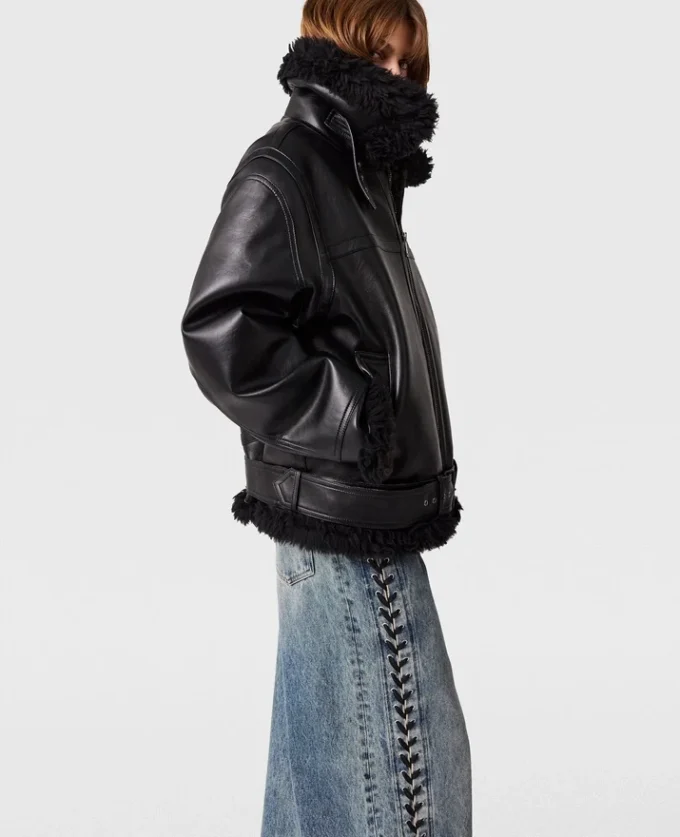 Veste vegan en peau lainée avec ceinture Veste vegan en peau lainée avec ceinture